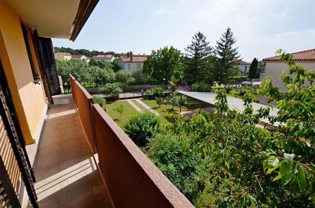 Apartment Karolina - Green Oasis Póla Kültér fotó